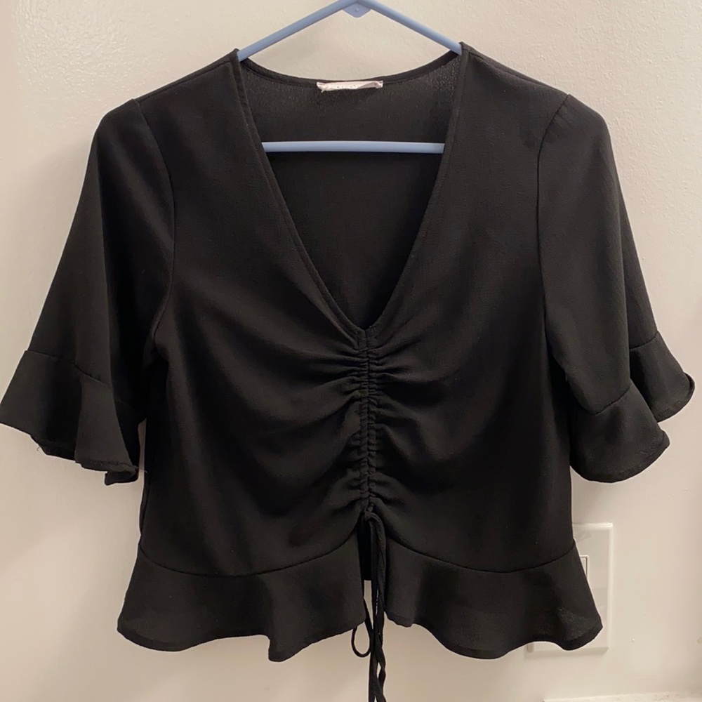 Cropped black top